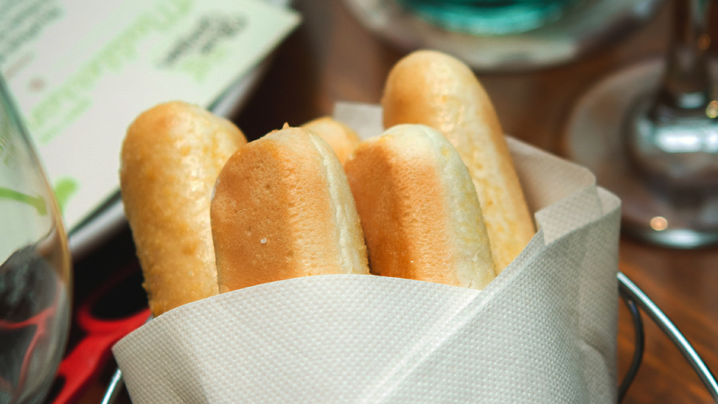 Amazon Prime May Soon Deliver Olive Garden Breadsticks To Your Dinner