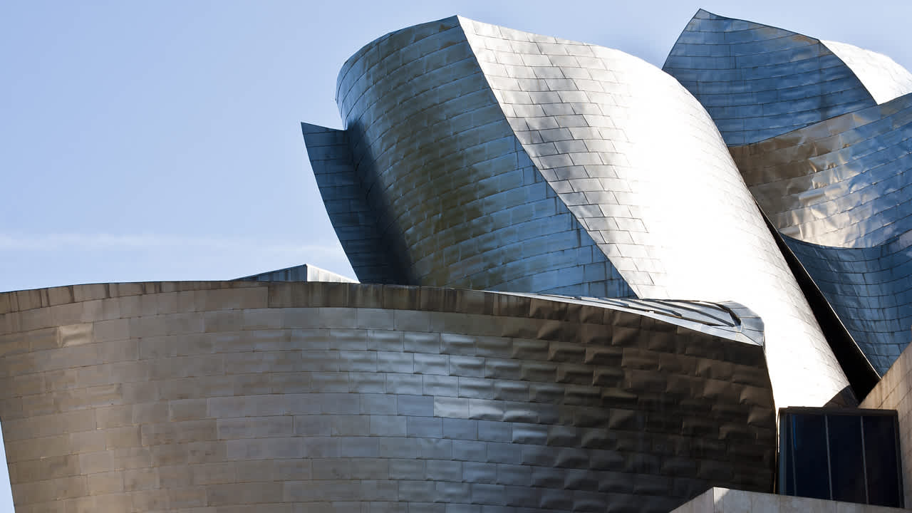 Why Our Brains Love Curvy Architecture