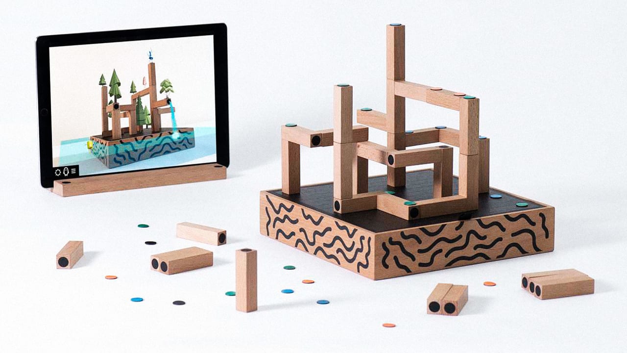 These Smart Building Blocks Let Kids Build Worlds–Then Explore Them