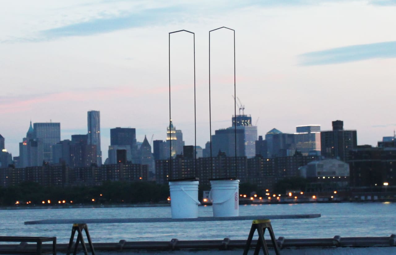 a-9-11-memorial-app-poetically-re-creates-the-twin-towers-silhouettes